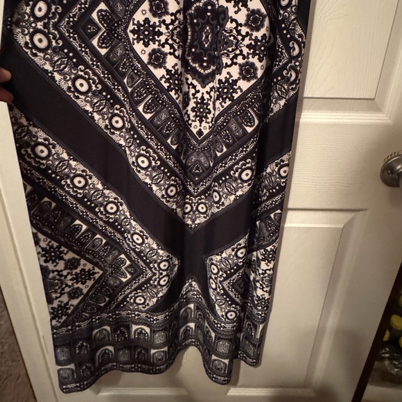 INC International Concepts Black and White Geometric Maxi Dress - Picture 5 of 9